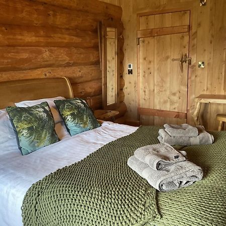 Rowan - Tedstone Log Cabins Бромярд Экстерьер фото