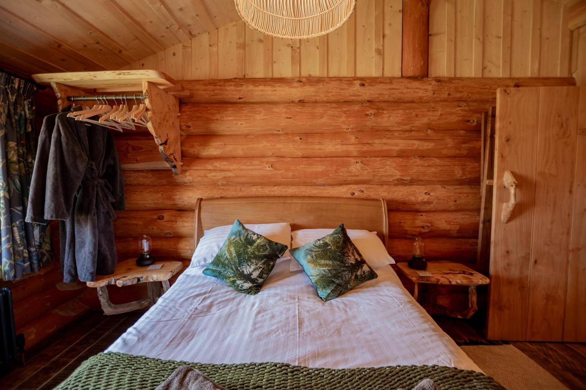 Rowan - Tedstone Log Cabins Бромярд Экстерьер фото