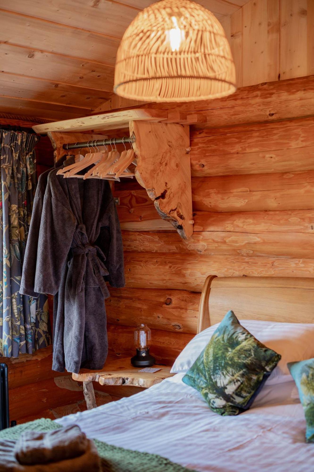 Rowan - Tedstone Log Cabins Бромярд Экстерьер фото