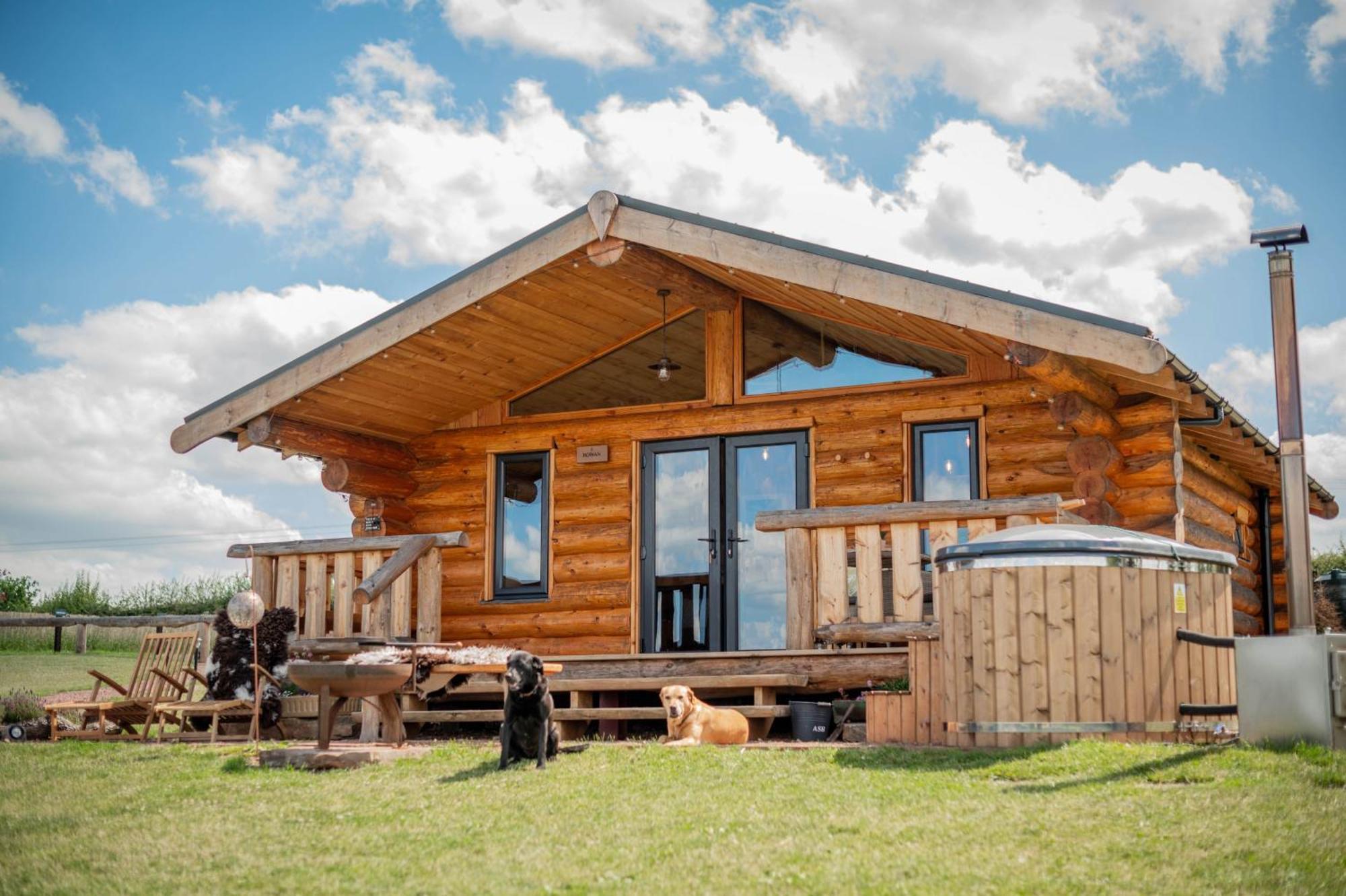 Rowan - Tedstone Log Cabins Бромярд Экстерьер фото