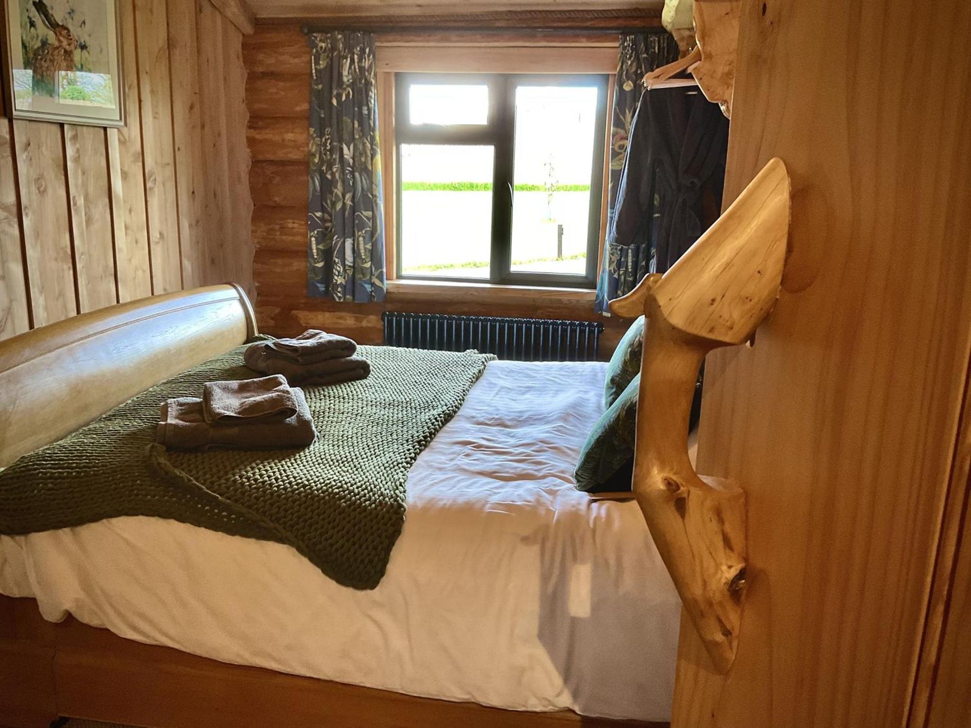 Rowan - Tedstone Log Cabins Бромярд Экстерьер фото